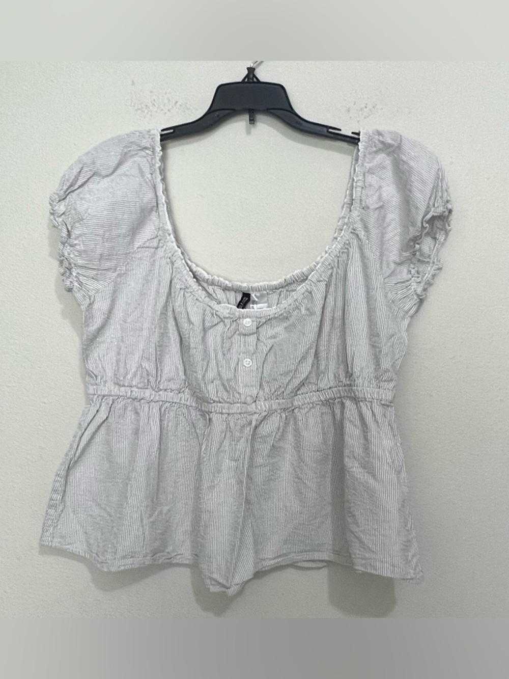 H&M Light Gray Pinstripe Peasant Blouse